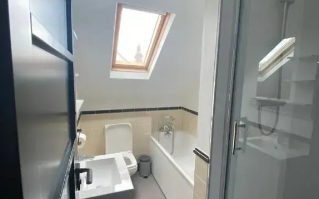 Pristine 2 bedroom apartment with off street parking