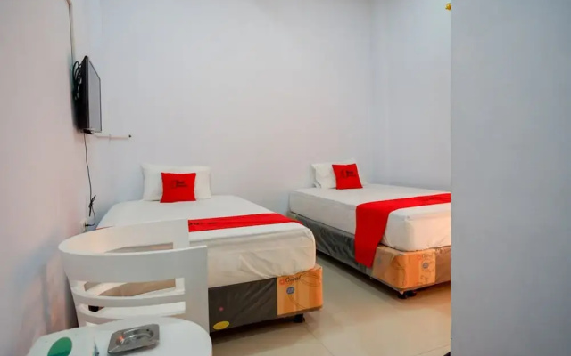 RedDoorz near Betoambari Airport Bau Bau