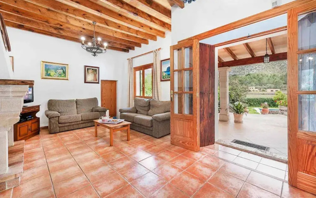 Villa - 4 Bedrooms with Pool and WiFi - 108751