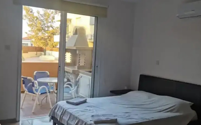 2br-7 Guests-free Parking-pool-aircon
