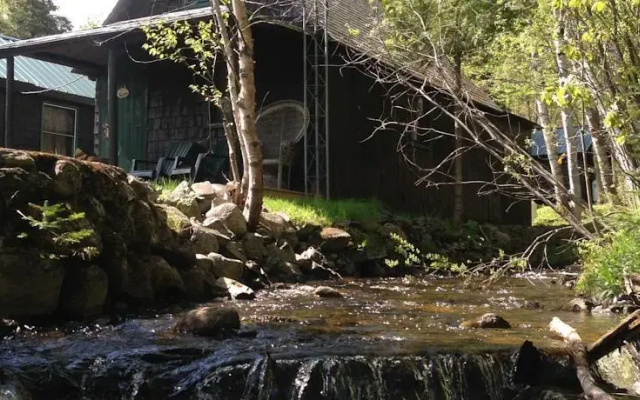 Bulldog Camps & Lodge