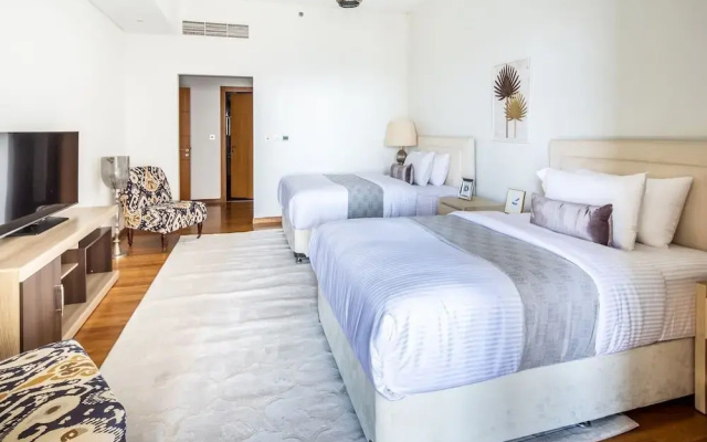 Refined 2BR Luxury Apartment at Palm Jumeirah