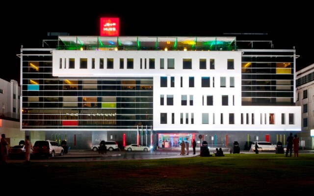 Hues Boutique Hotel вид на фасад
