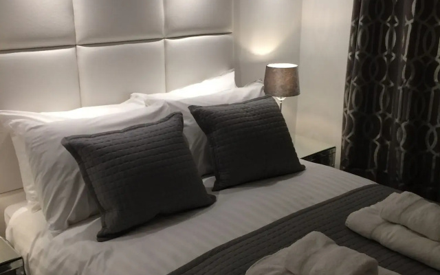 Hanover 71 Suites