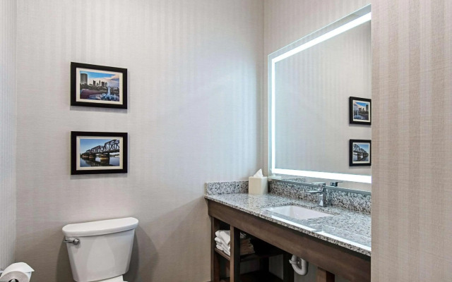 Comfort Suites Grove City Columbus South