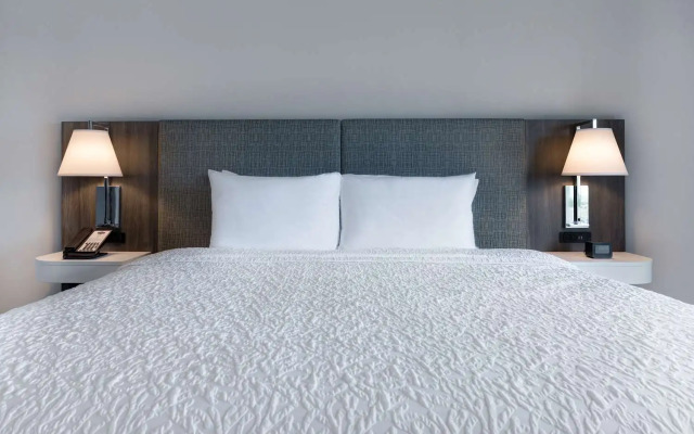 Hampton Inn & Suites by Hilton Burlington Toronto