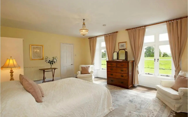 Newcourt Manor
