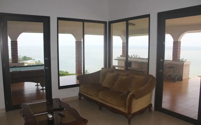Alegría House Portobelo