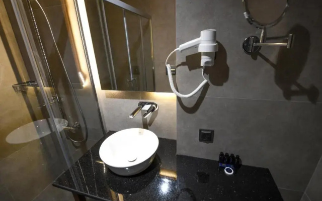 Ref İnn Hotel