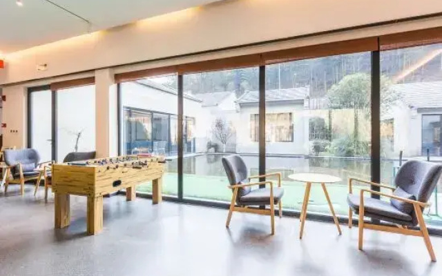 Amber Guanyun Vacation Apartment