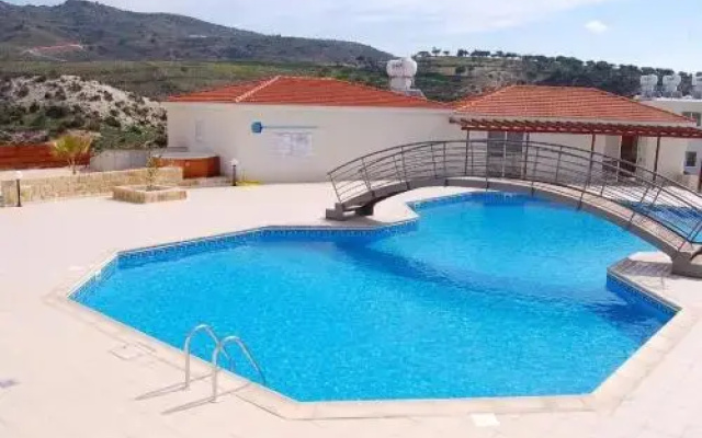 Peyia Valley Apartment