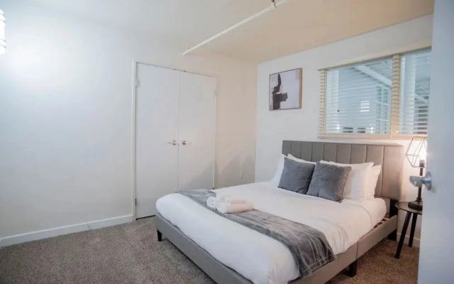 5BR Cozysuites The Block with Pool Table
