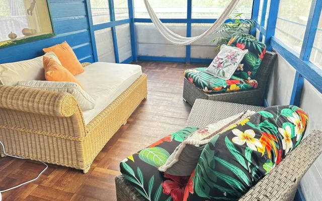 Howler Jungle House