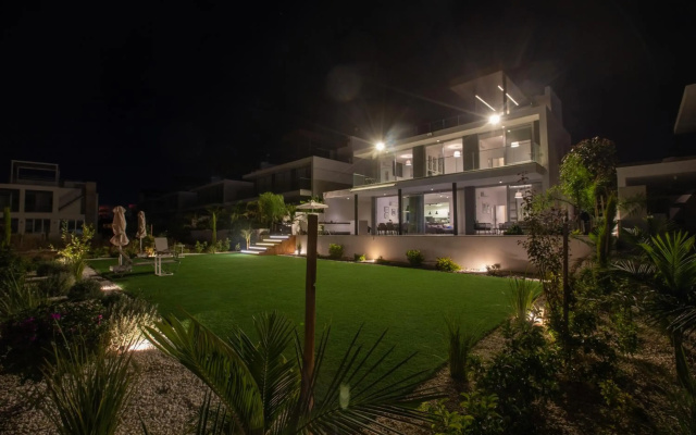 Villa Naya