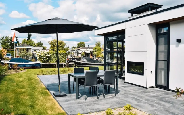 Luxury Waterfront Escape