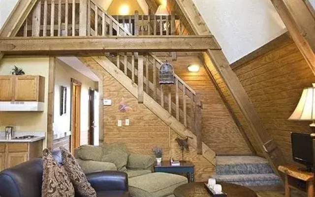 Chalets Hocking Hills - A-Frame Cabins