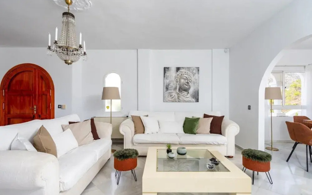 Villa Sabah with sea views