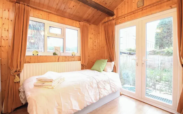 Regents park road single room