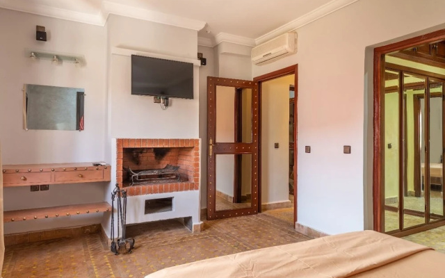 Private Villa In Center