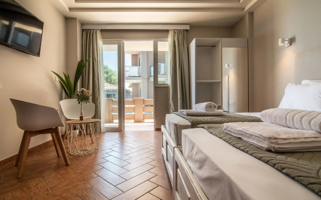 Room in Guest Room - Girogiali Beach Hotel