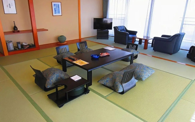 Takayu Onsen Kagetsu Highland Hotel