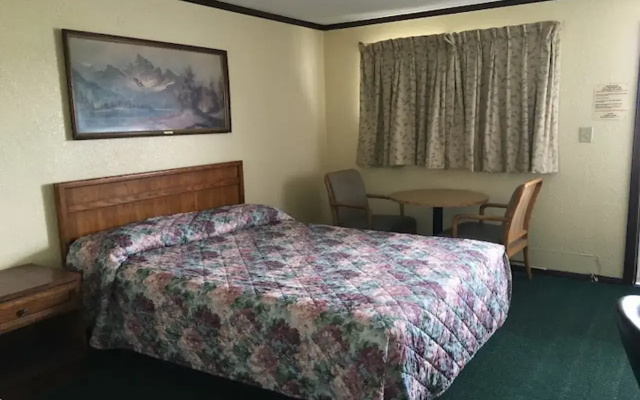 Capri Motel By OYO Elwood, Wathena