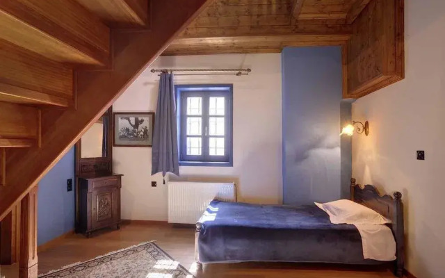 Arktouros Hotel