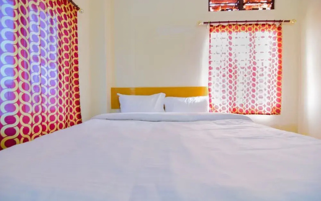 Spot On 30735 Madina Guest House