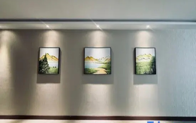 Wyndham Garden Hotel  (Urumqi Tianshan International Airport)
