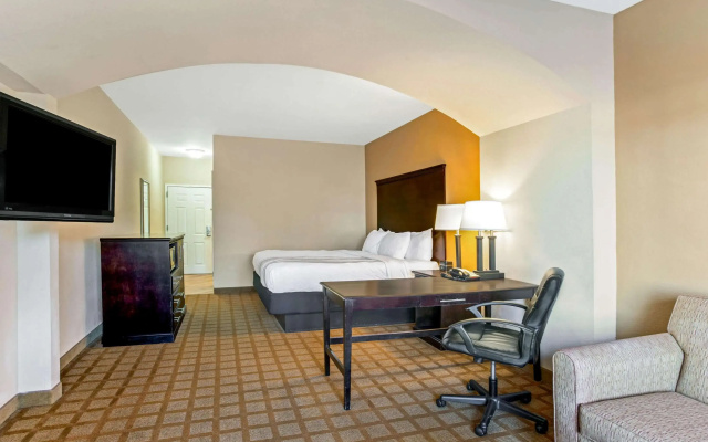 La Quinta Inn & Suites by Wyndham Mobile Satsuma / Saraland