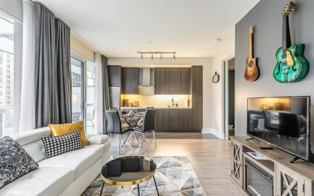 1bd Premier Condo 300front Str W