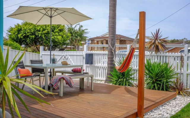 Jacks at the Bay, 18a Achilles Street