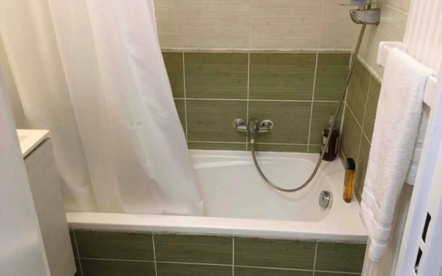 T3 A/C Côte d'Azur, Piscine, Plage à 350m, WIFI