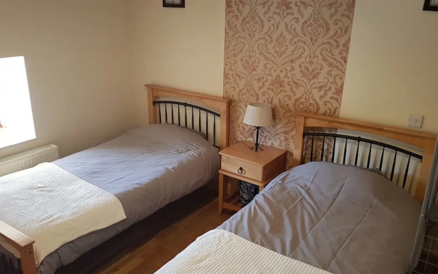 Apartment Sleeps 7 With Mezzanine