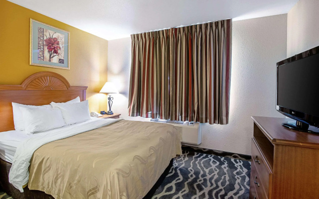Quality Inn Huron