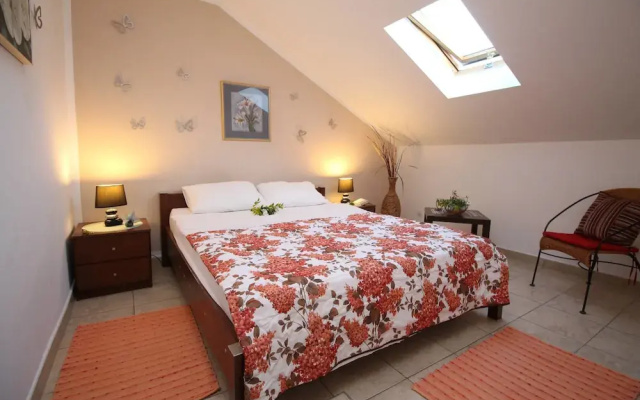 Marko Apartments