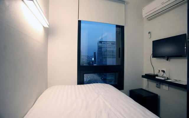 KSTAR Metro Hotel
