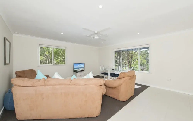 Box Beach Retreat, 29 Essendene Road,