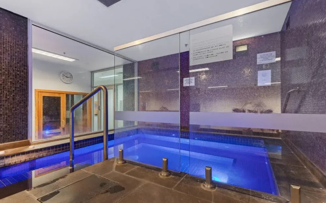 Impeccably Chic 2-bed With Views & Fab Amenities