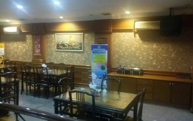 Golden Hotel