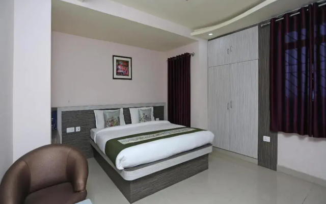Hotel Star Lotus by OYO Rooms
