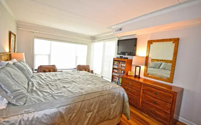 Constellation House 510 2 Bedroom Condo by RedAwning