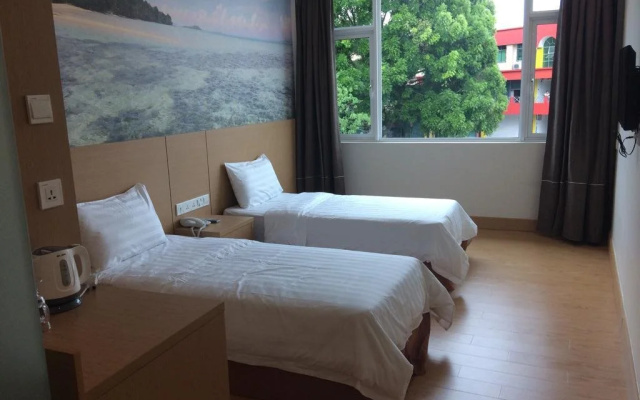 D Arc Hotel