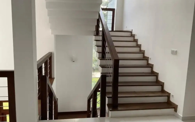 Spacious Stand-alone 2-bed Villa in Galle