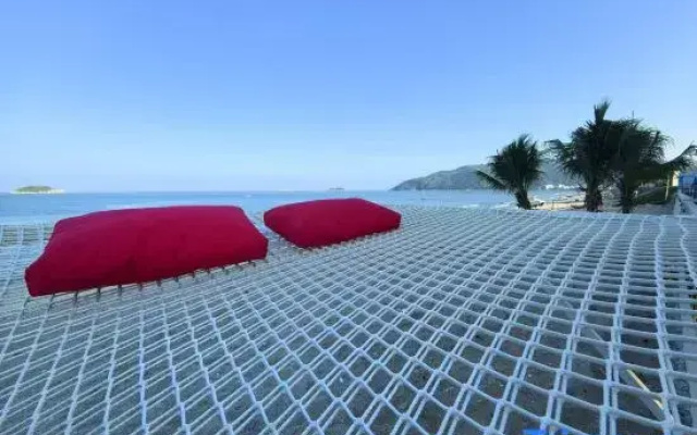 Cloud Coast Hotel