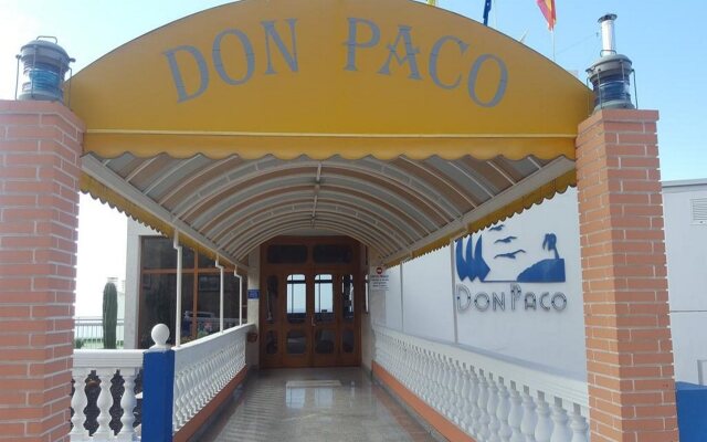 Отель Don Paco вид на фасад