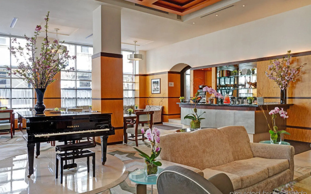 Hotel Giraffe by Library Hotel Collection
