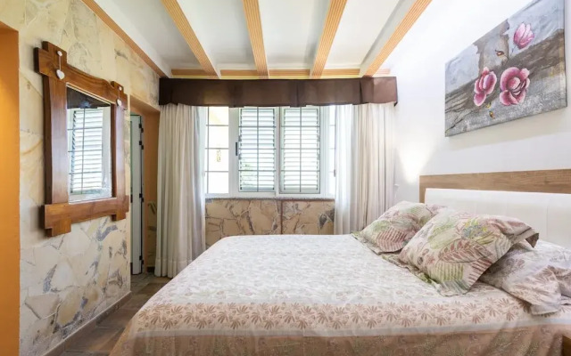 Villa in Maspalomas With Heated Pool & Sports