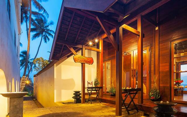 Mount Lavinia Hotel вид на фасад