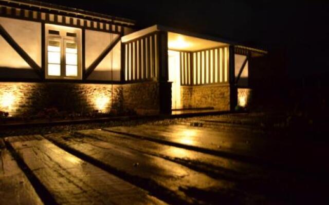 Отель 26 Loversleap Cottage вид на фасад